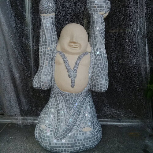 Sculpture mosaïque bouddha rieur– art déco fait main en mosaïque &amp; verre – pièce unique pour intérieur / extérieur / jardin