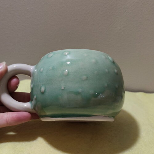 Mug vert d'eau en faïence blanche- mug différente teinte vert clair-