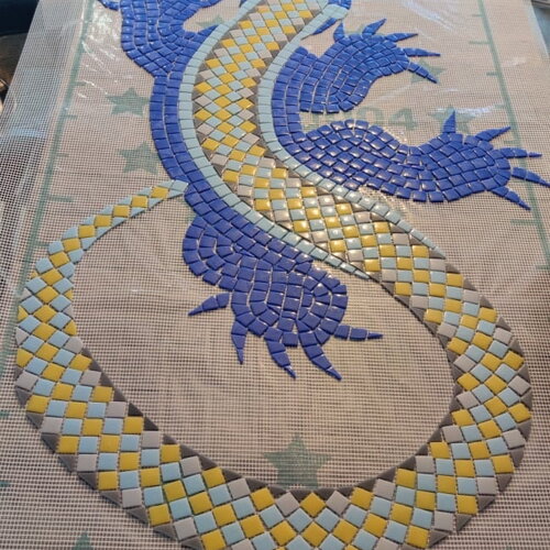 Salamandre pour piscine bleu disponible sur commande