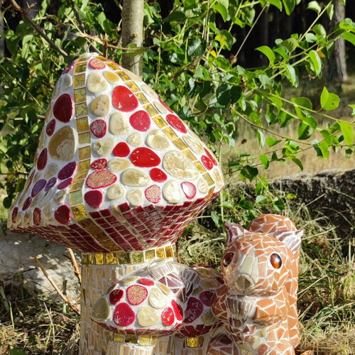 Sculpture mosaïque écureuil champignon – art déco fait main en mosaïque – pièce unique pour intérieur / extérieur / j