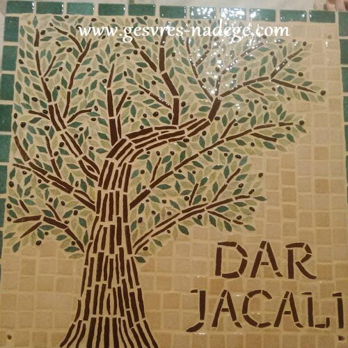 Plaque de rue, maison olivier en mosaique émaux de briare