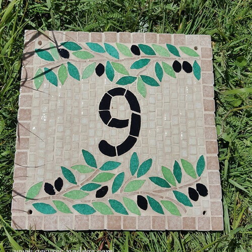 Plaque de maison de rue branche d olivier en mosaique