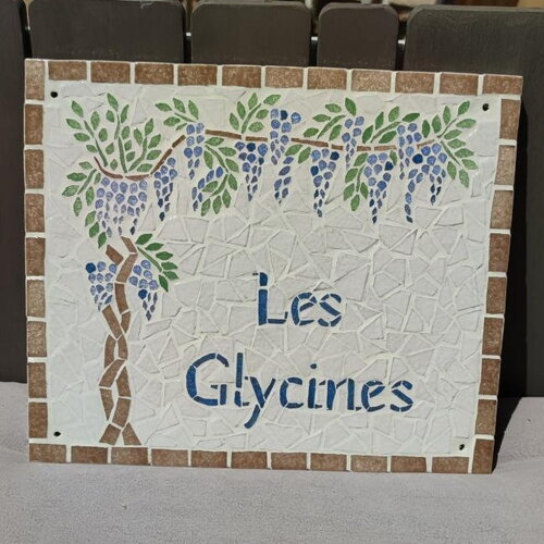 Plaque de maison &quot;les glycines&quot; sur commande