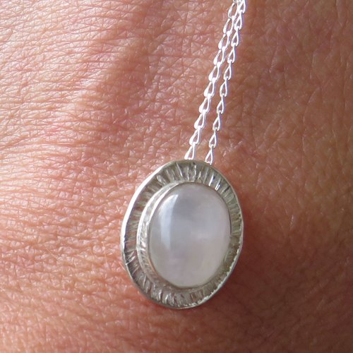 Pendentif pierre de lune et argent