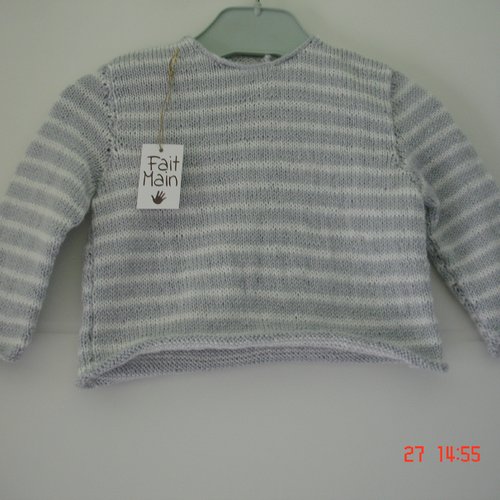 Pull bébé gris clair et blanc