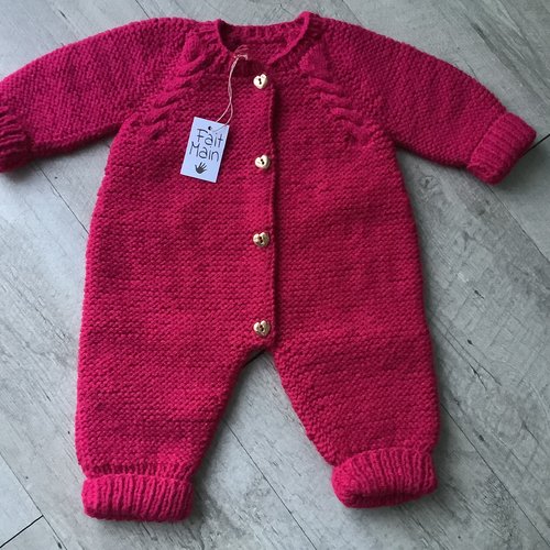 Ensemble bébé fille en taille 1 mois.
