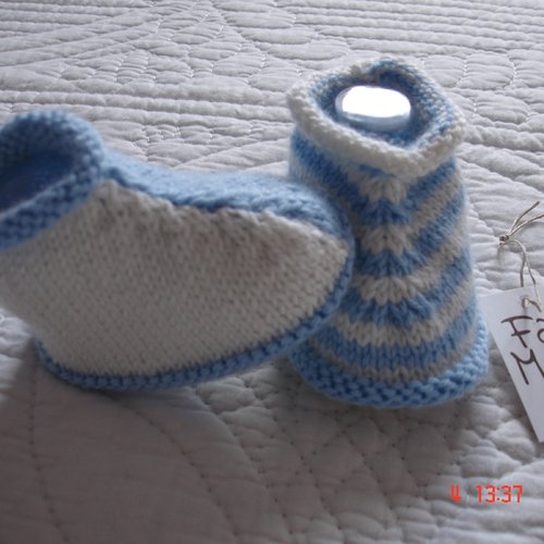 Chaussons pour bébé garçon bleuciel et blanc