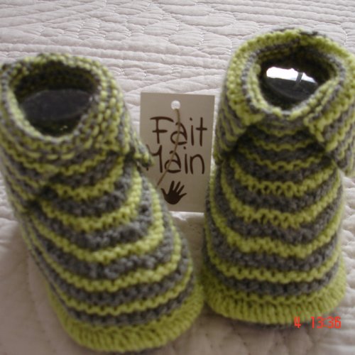 Chaussons rayés taupe- vert anis