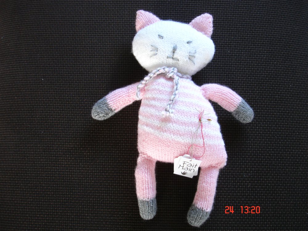 Doudou Chat Rose Et Blanc Un Grand Marche