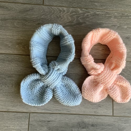 Écharpes bleu clair et rose pâle