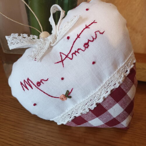 Coeur brodé main mon amour