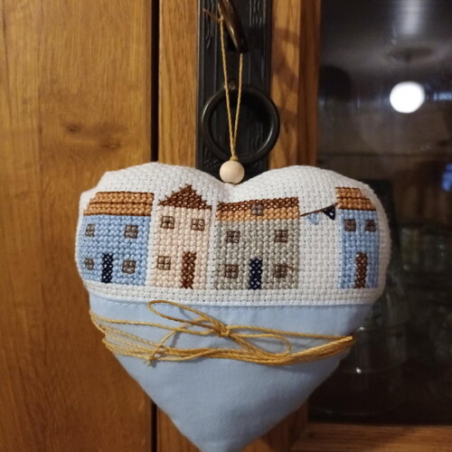 Coeur brodé à la main