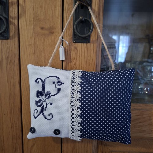 Coussin de porte lettre p