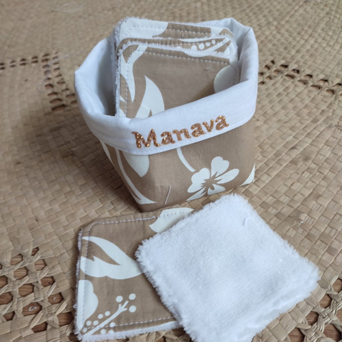 Panier de rangement avec lingettes démaquillantes