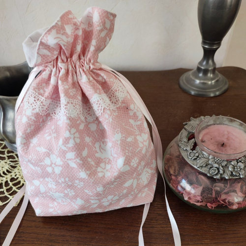 Pochette à lingerie rose