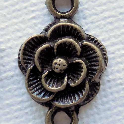 Connecteur, intercalaire fleur "rose" de 20 x 12 mm - bronze antique