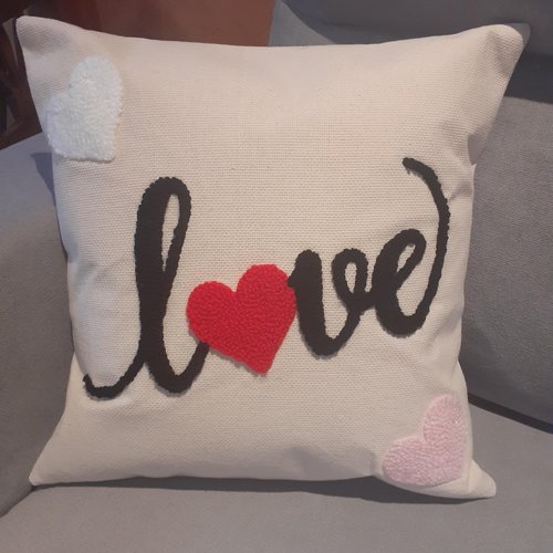 Coussin love (disponible)