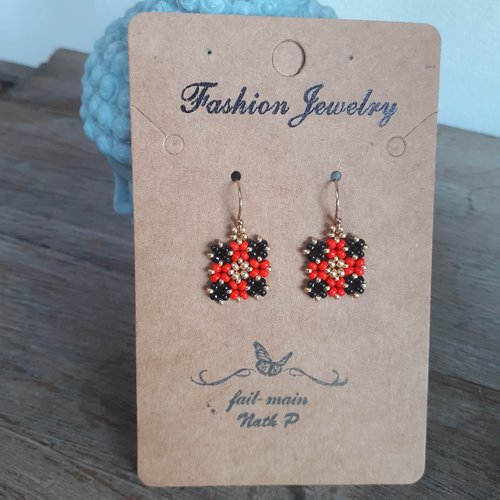 Boucles tressée rouge et noire