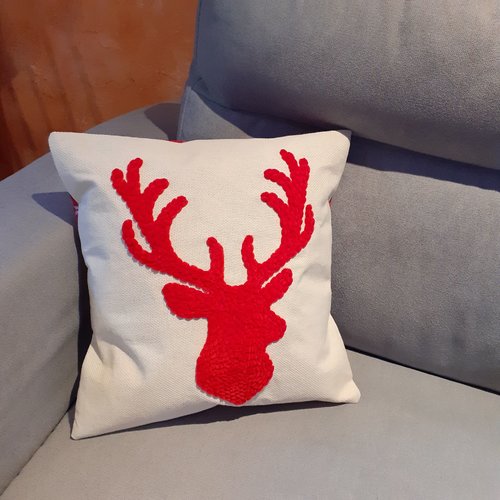 House coussin renne rouge (disponible)