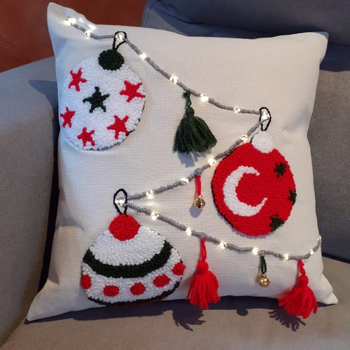 Coussin lumineux boule de noël