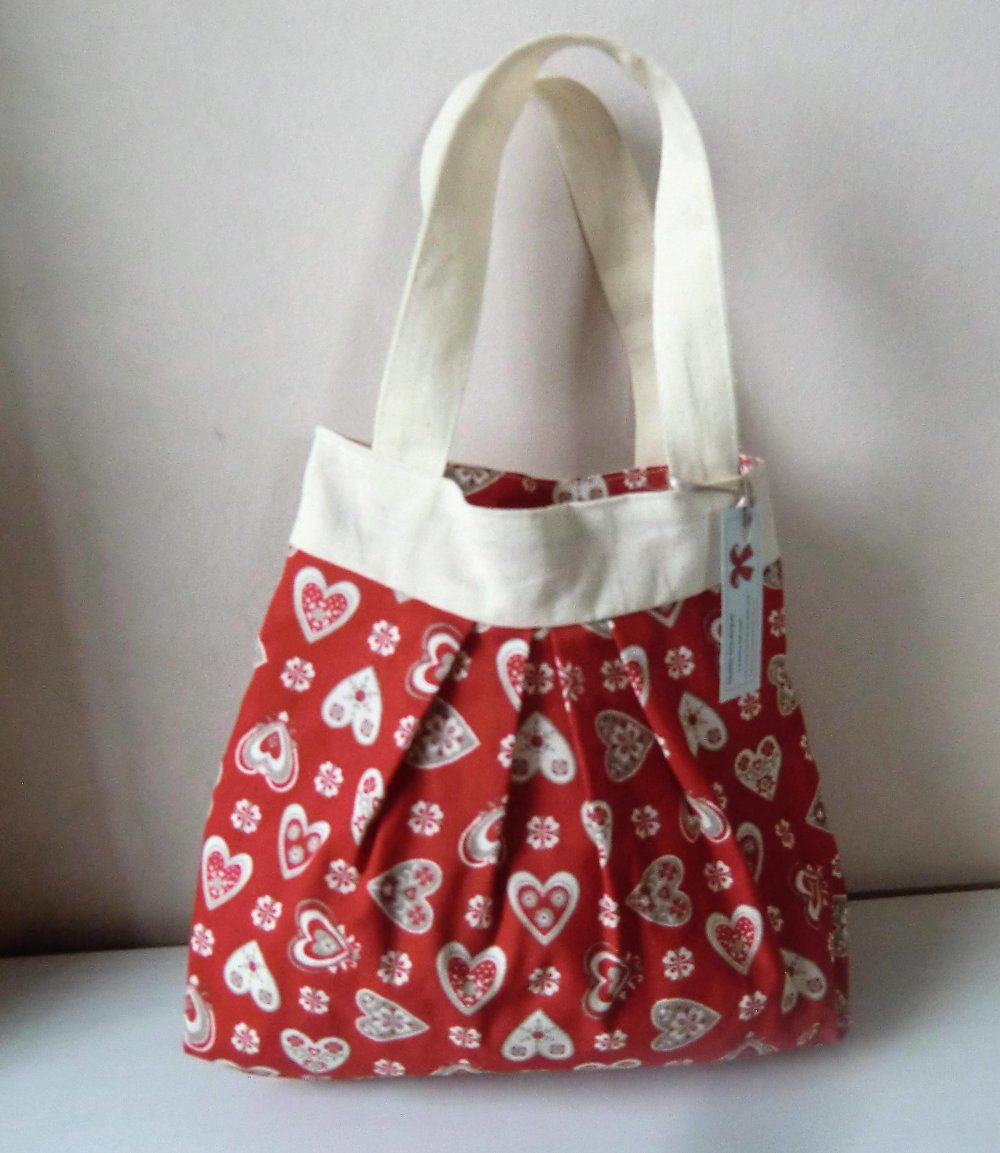 Petit sac cabas pour fillette - tissu motifs coeurs - Un grand march?�