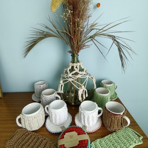 Tasses duo avec cache mug au crochet et dessous de tasses assorties