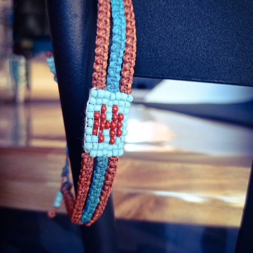 Heloïse *bracelet en macramé bleu et marron avec perles