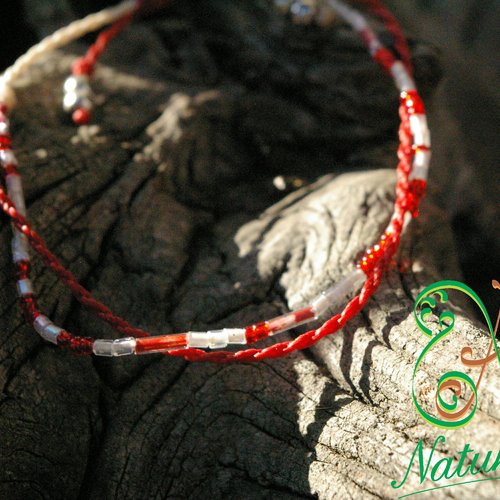 Margot *bracelet fin fils macramé rouge, réglable et perles rouge et blanche style boho