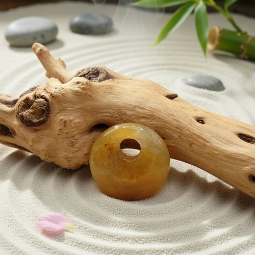Pendentif naturel forme donut en topaze