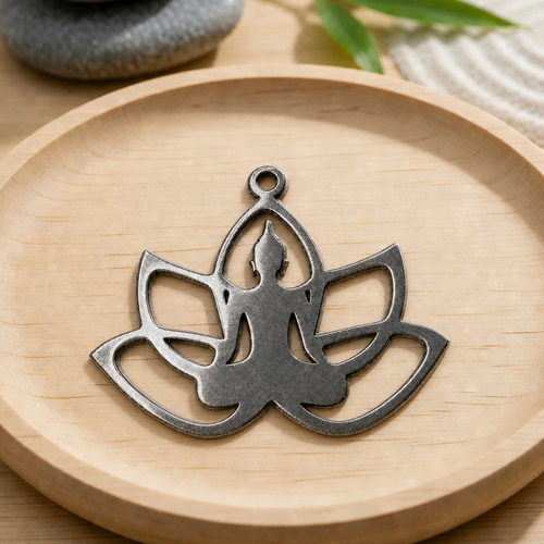 Pendentif fleur de lotus et silhouette bouddha en acier inoxydable 36x25mm