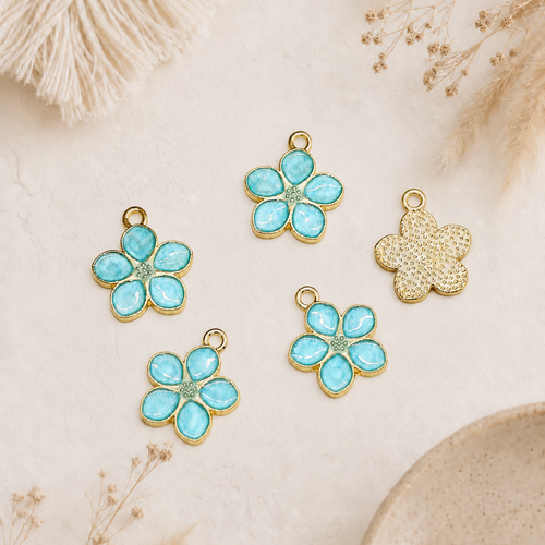 Lot de 5 breloques fleur émaillée bleu ciel 15mm - fournitures de bijoux