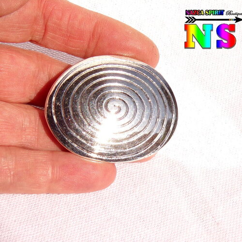 Pendentif ovale de 4 cm (&quot;1.57) x 5 cm(&quot;2.16) - pendentif plaqué argent gravé - gravure spirale ethnique - pendentif pour création bijou