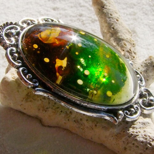 Grand pendentif de 6.7 cm (&quot;2.63) et cabochon ovale &quot;stone age&quot; de 40 mm (&quot;1.57) verre dôme-création handmade couleur chocolat-vert emeraude