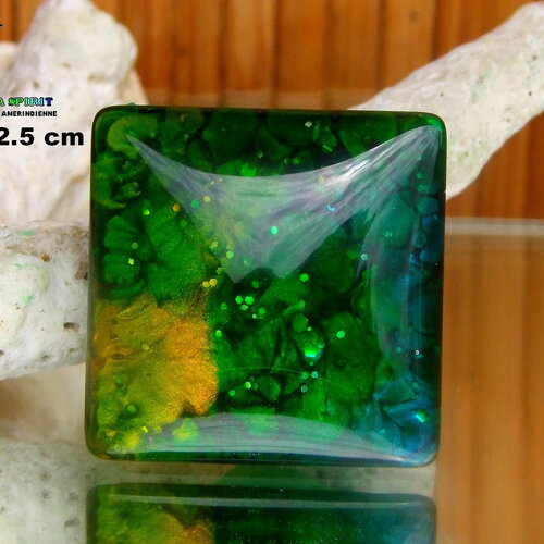 Cabochon en verre carré effet loupe de 25 mm coloration artisanale - couleur vert iridescent - caloup25-7 