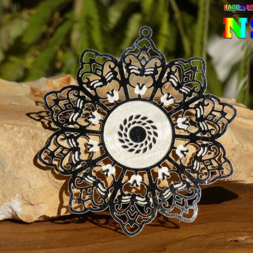2 grandes estampes fleurs rosaces finement ciselées  acier inoxydable de 4,7cm de ø, pendentifs acier pour création bijoux bohèmes ethniques