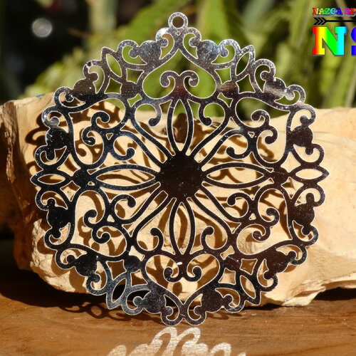 2 grandes estampes rosaces finement ciselées en acier inoxydable de 4.5cm de ø, pendentifs acier pour création bijoux bohèmes ethniques