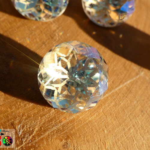 Grand cabochon rond chaton facetté de 14 mm, cristal autrichien gamme fleur de lotus, cristal autrichien couleur moonlight, création bijoux