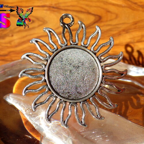 Grand pendentif de 4.3 cm x 4.7 cm (&quot; 1.69 x &quot;1.85) - soleils incas - alliage tibétain argent vieilli - pour cabochon de 2 cm (&quot;0.78)