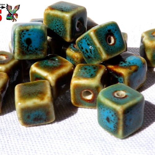 16 perles cubes en céramique grecque -  perles de 1.2 cm (&quot;0.47) - couleurs bleu turquoise - vert emeraude et beige - pour création bijoux
