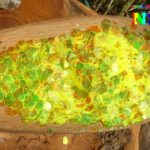 Paillettes hexagonales opalescentes iridescentes sachet de 5 gr (0.18 oz), jaune citron iridescent, pour inclusion résine, nail art