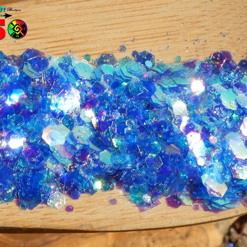 Paillettes hexagonales opalescentes iridescentes sachet de 5 gr (0.18 oz), bleu mystique iridescent, pour inclusion résine, nail art