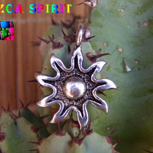 2 breloques pendentifs de 3 cm / plaqué argent / forme soleil inca maya / pendentif ethnique gravé / gravure relief / argent vieilli