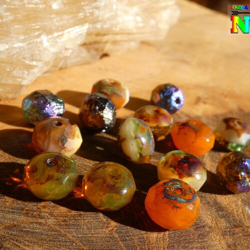 17 perles verre cristal bohème république tchèque, gamme terra nova, formes et couleurs variées,tons chamarrés brun vert bleu ambré orange..