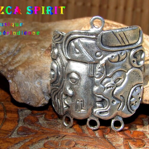 Grand connecteur rectangulaire inca de 4.4 cm x 3.8 cm en métal argenté avec très belles gravures en relief