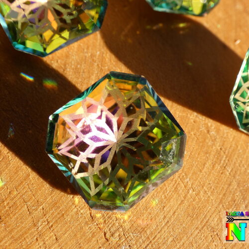 Grand cabochon coussin carré facetté de 14 mm, cristal autrichien gamme fleur de lotus, cristal autrichien vitrail rose, création bijoux