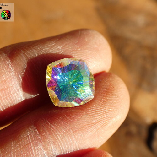 Cabochon coussin carré facetté de 10 mm, cristal autrichien gamme feu d'artifice, cristal autrichien ab aurore boréale , création bijoux