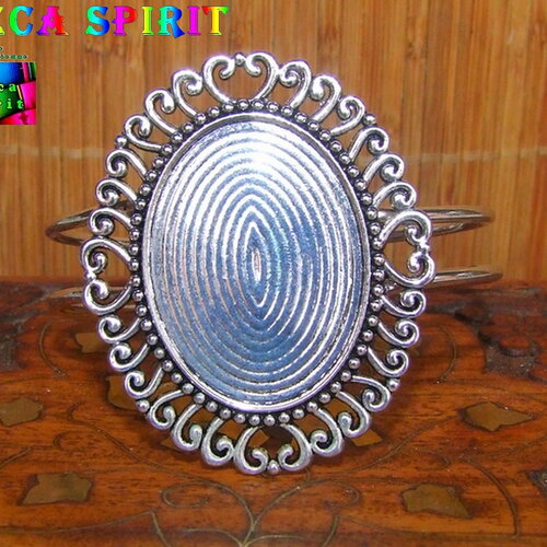 Bracelet tribal ethnique style maya en métal couleur argent vieilli pour cabochon ovale de 4 cm x 3 cm