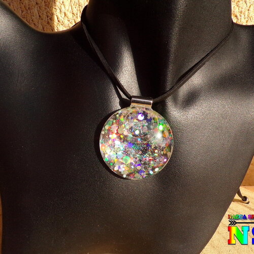 Collier bohème ajustable pendentif en verre rond dôme de 4.5 cm (&quot;1.77) multicolore iridescent - bijou artisanal fait main hologrammes