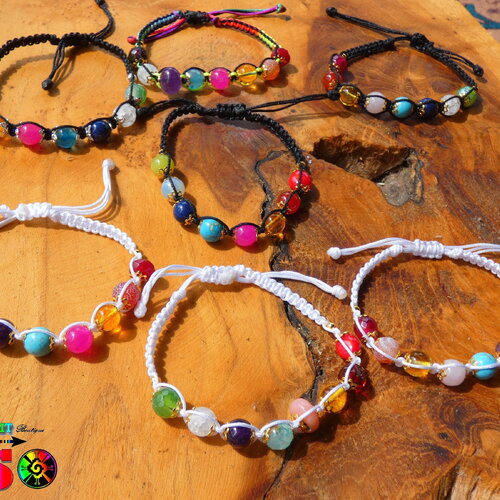 Bracelet ajustable macramé 8 chakras, perles rondes pierres fines naturelles 8 mm, bijou énergétique cristaux naturels, choix couleur cordon