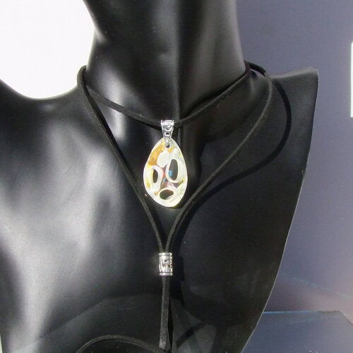 Collier tendance réglable lacet daim suédé et pendentif radiolarian cristal autrichien